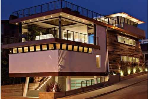 Hermosa Beach lifeguard tower inspired home