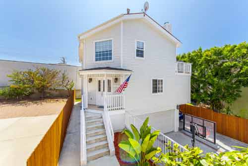 Detached townhomes in Hermosa Beach
