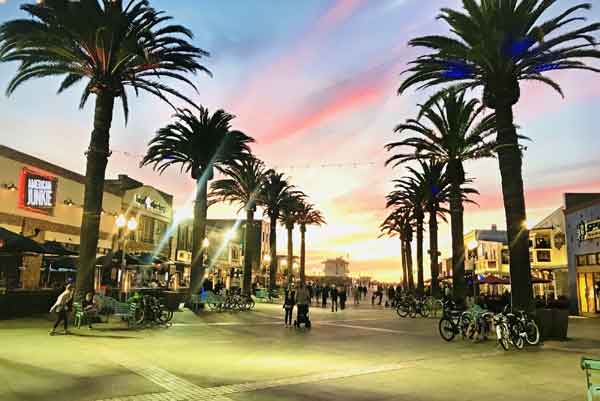 sunset at pier plaza Hermosa Beach